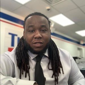 Meet your Posher, Deangelo